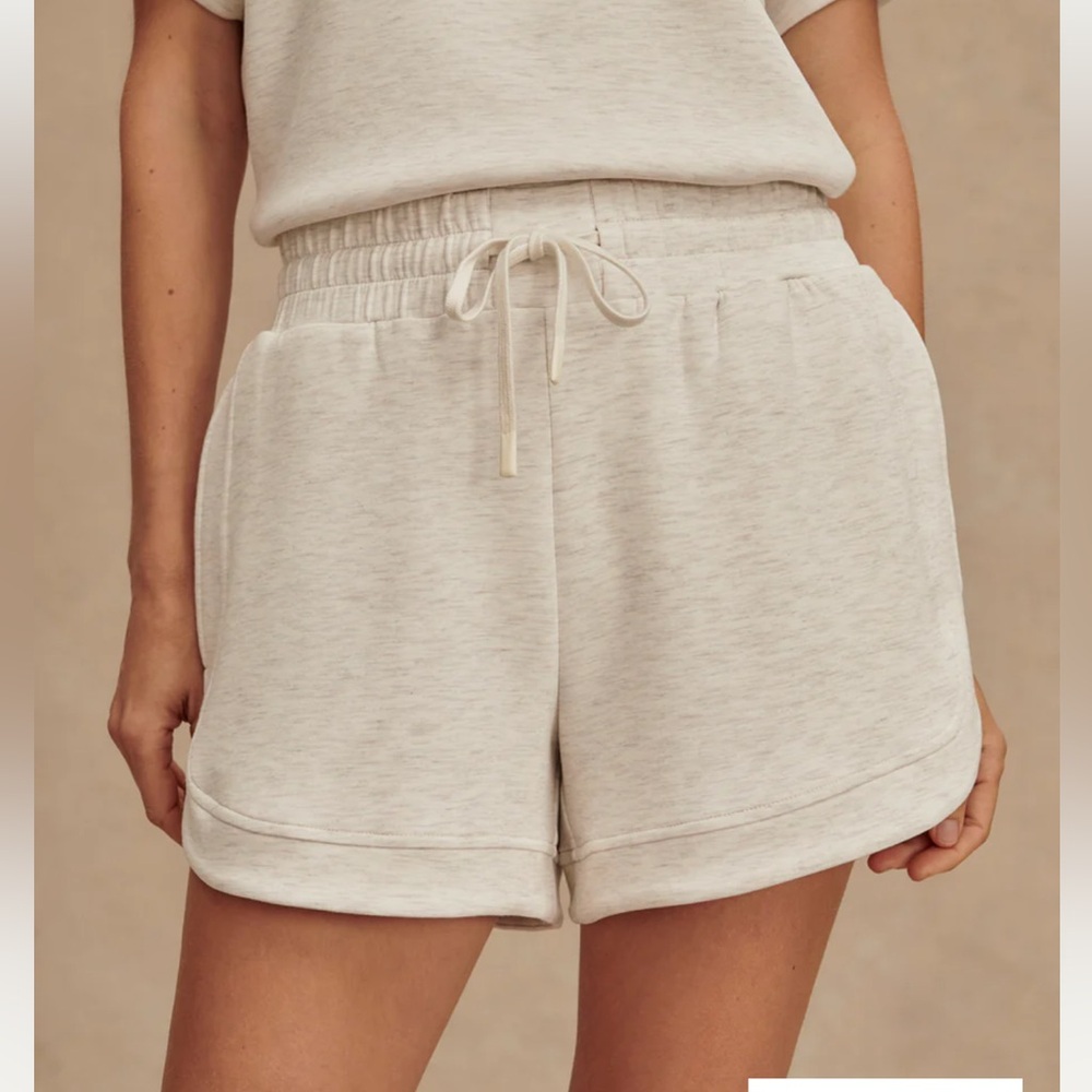 Varley Ollie High-Rise Short 3.5” in Ivory Marl size Medium